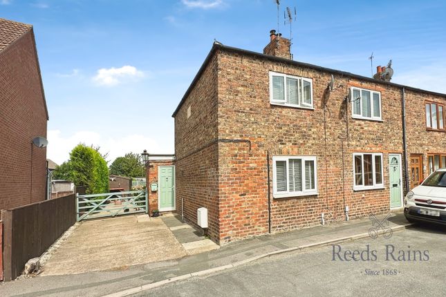 Church Lane, Goole DN14 2 bed end of terrace house for sale