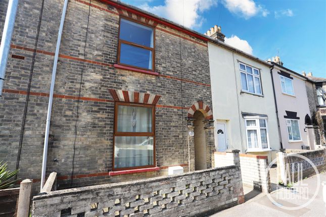 Salisbury Road, Kirkley, NR33 3 bed terraced house for sale