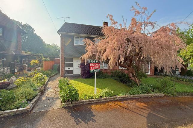 Webster Close, Oxshott Leatherhead KT22 3 bed semi