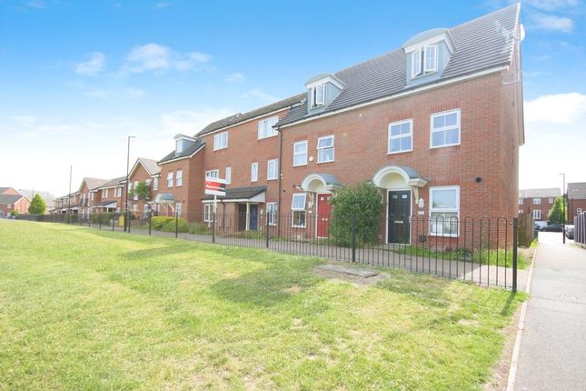 3 bedroom town house for sale