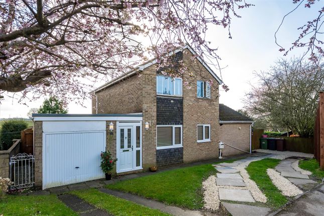 The Close, Leeds LS14 3 bed detached house for sale