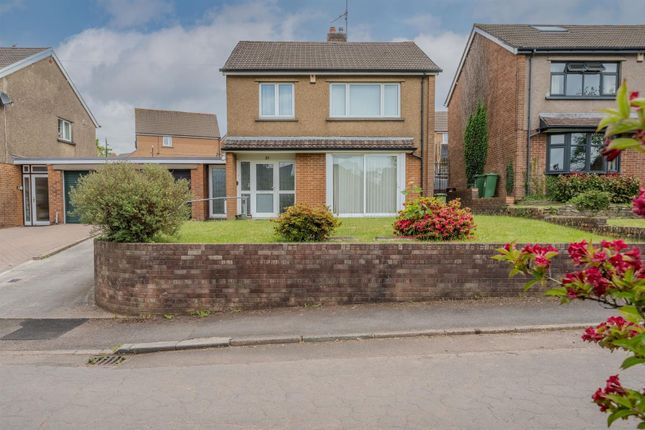 The Highway, Pontypool NP4 3 bed detached house for sale