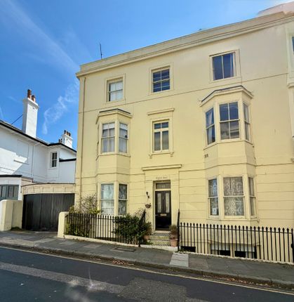 5 bedroom semi-detached house for sale