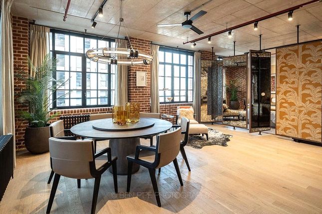 No.8 Harbord Square, Canary Wharf, E14 2 bed apartment for sale
