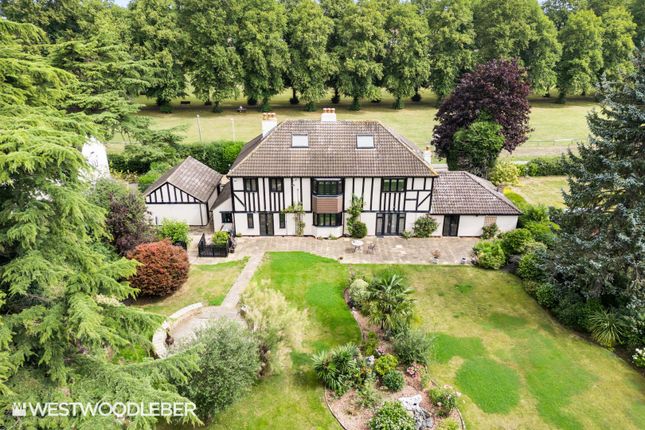 Mill Lane, Broxbourne EN10 6 bed detached house for sale