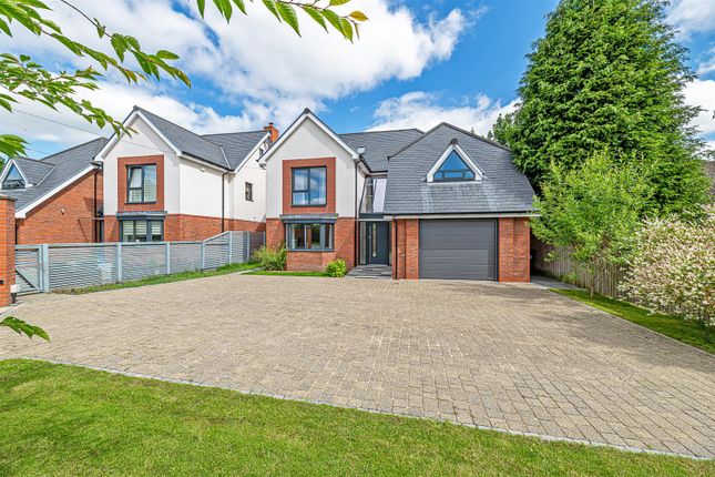 6 bedroom detached house for sale