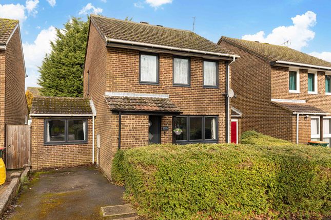 The Covey, Crawley RH10 4 bed detached house for sale