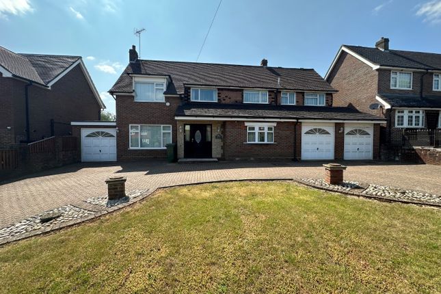 Old Bedford Road, Luton 3 bed detached house for sale