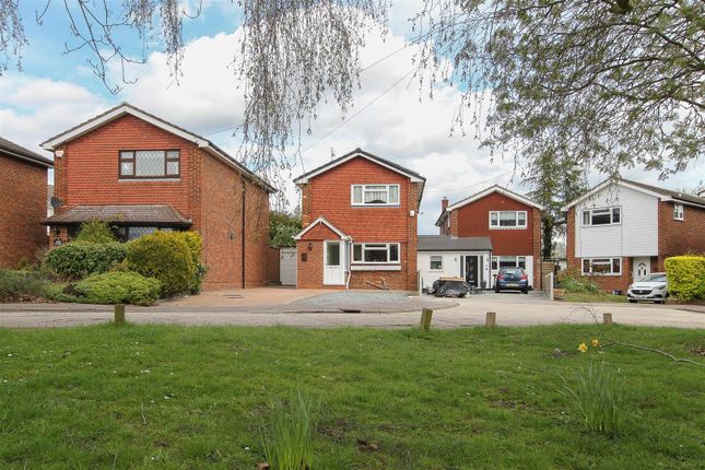 Kiln Field, Hook End, Brentwood 3 bed detached house for sale