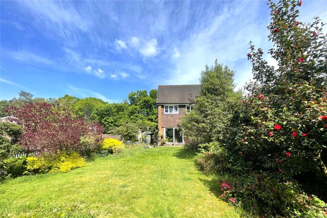 Moorlands Close, Surrey GU26 3 bed semi
