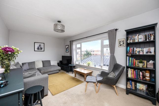 Cornwall Court, Wilbury Avenue, BN3 6GJ 2 bed apartment for sale