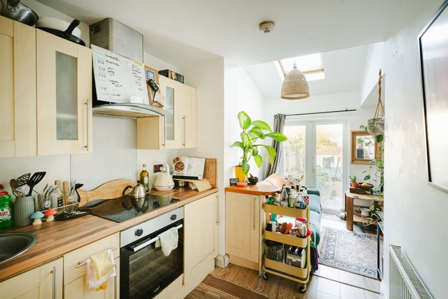 Victoria Park, Bristol BS3 1 bed flat for sale