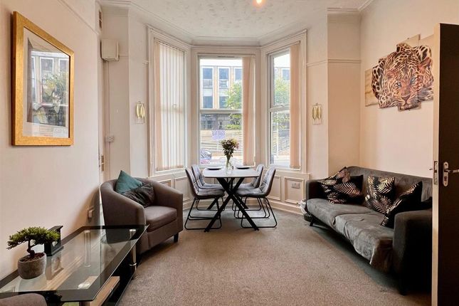 6 bedroom house for sale