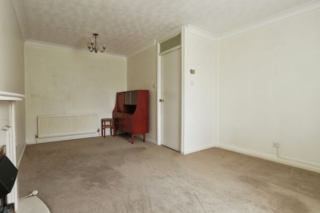 2 bedroom semi-detached bungalow for sale