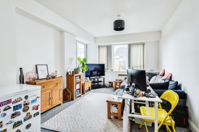 1 bed flat