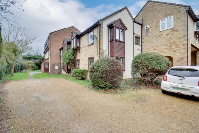 Darwood Court, St. Ives, PE27 2 bed apartment for sale