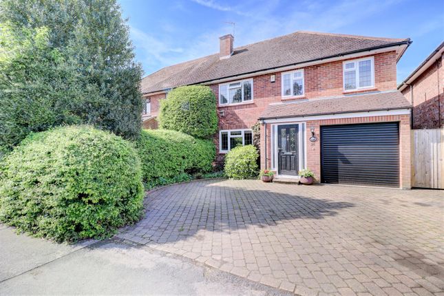 Ashley Drive, High Wycombe HP10 4 bed semi