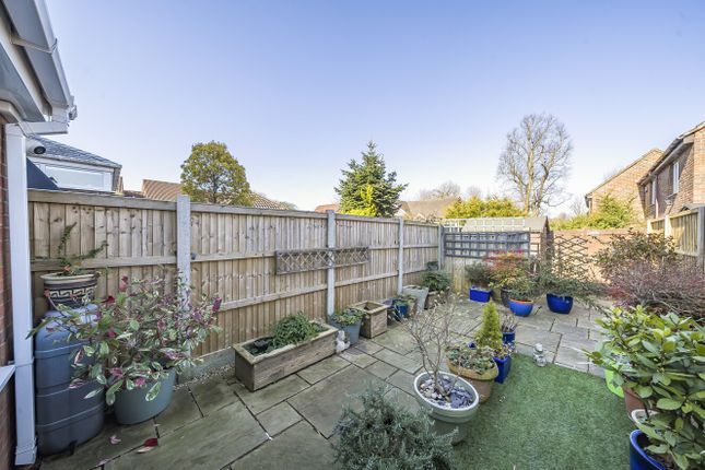 Mallard Road, Abbots Langley WD5 0GD 2 bed terraced house for sale