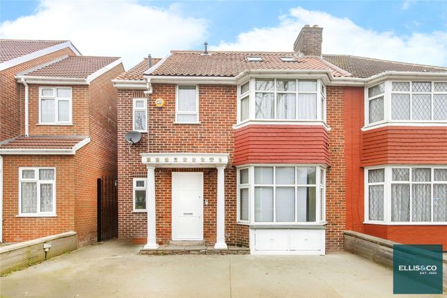 Cotswold, Gardens, Cricklewood, NW2 2 bed apartment for sale