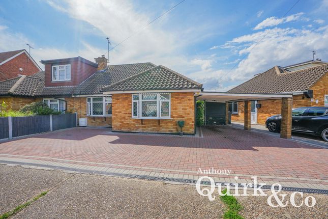 Deepwater Road, Canvey Island, SS8 2 bed bungalow for sale