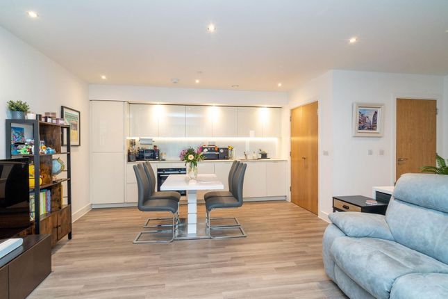 Lismore Boulevard, London NW9 1 bed maisonette for sale