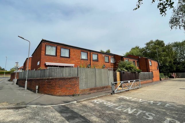 1 bedroom ground floor flat for sale