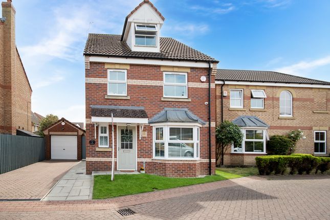 4 bed detached house