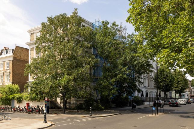 Ladbroke Grove, London, W11 3 bed flat for sale