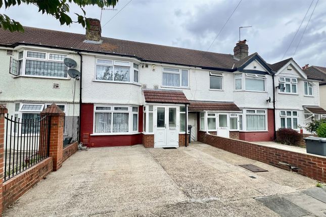 Byron Avenue, Cranford TW4 3 bed terraced house for sale