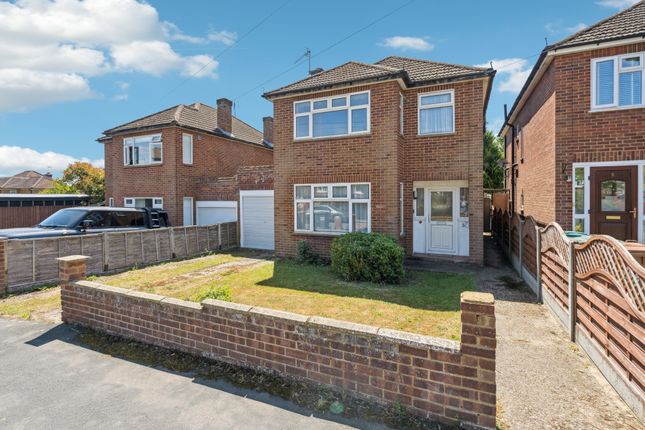 Lewes Way, Croxley Green... 3 bed detached house for sale