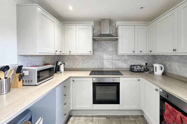 5 bedroom end of terrace house for sale