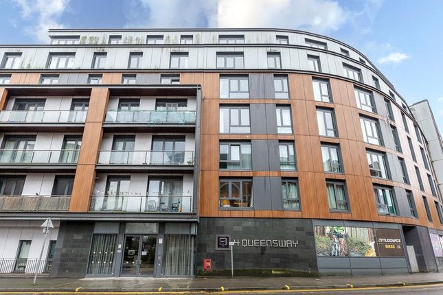 Queensway, REDHILL, Surrey, RH1 2 bed apartment for sale