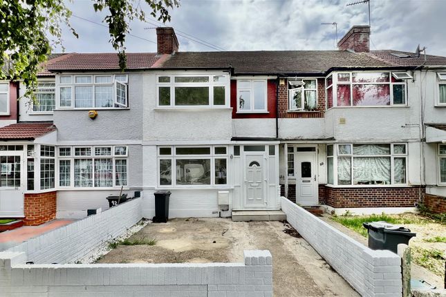 Wentworth Road, Southall UB2 3 bed terraced house for sale