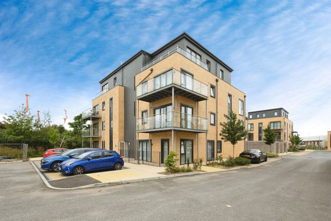 1 bedroom ground floor flat for sale