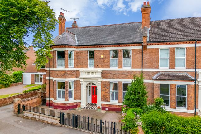 Lillington Road, Leamington Spa... 7 bed semi