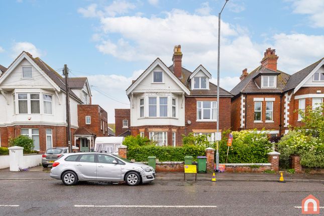 Sandgate Road, Folkestone CT20 3 bed ground floor flat for sale