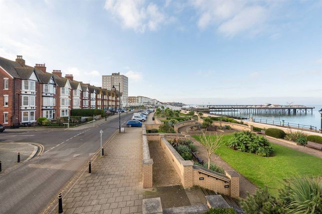 5 bedroom semi-detached house for sale