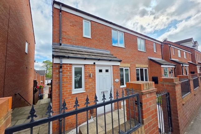 3 bedroom semi-detached house for sale