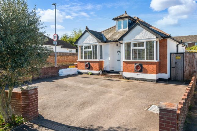 Chessington Road, Ewell/Chessington 3 bed detached bungalow for sale
