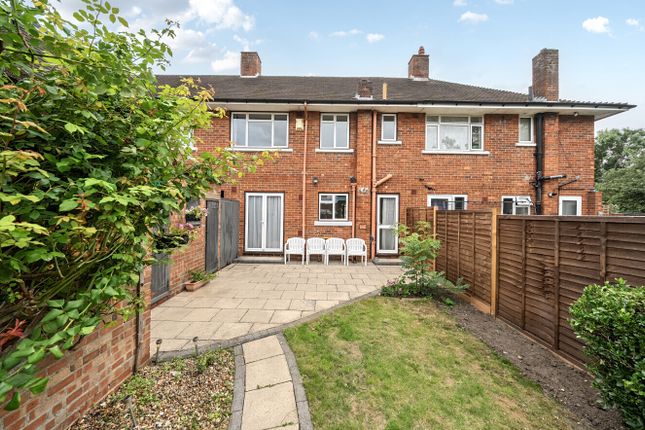 Marlowe Square, Mitcham CR4 3 bed terraced house for sale