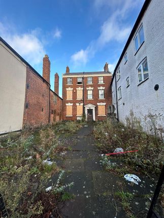 Market Place, Willenhall, WV13 4 bed property for sale