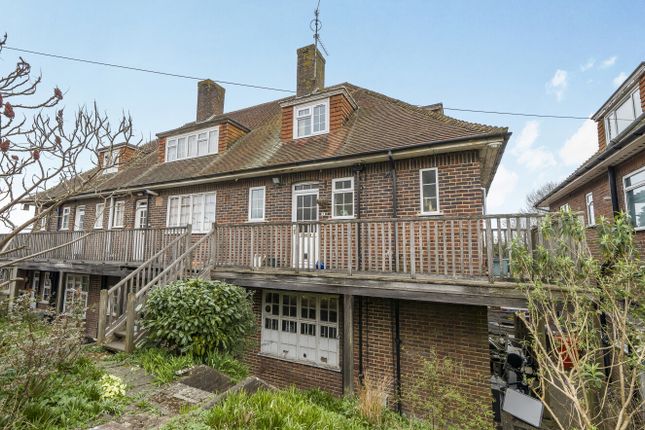 The Square, Guildford GU2 2 bed maisonette for sale