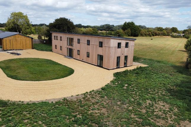 Lechlade, Gloucestershire, GL7 4 bed detached house for sale
