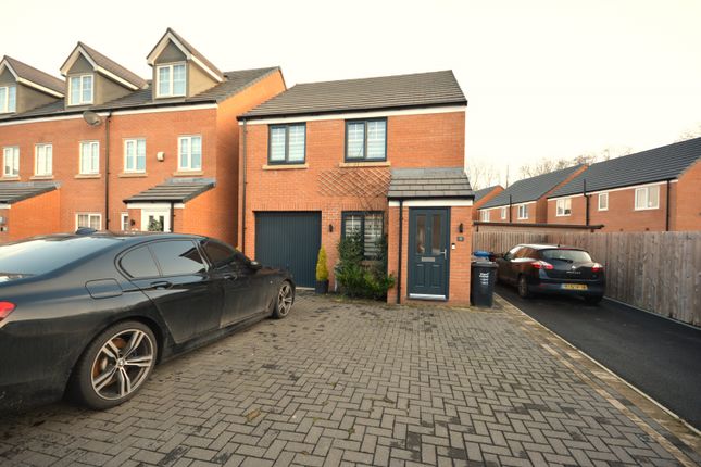 Hadfield Grove, Leigh, WN7 2ET 3 bed detached house for sale