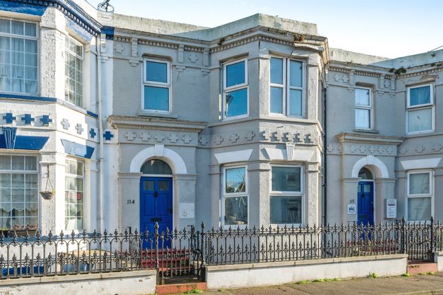 6 bed terraced house