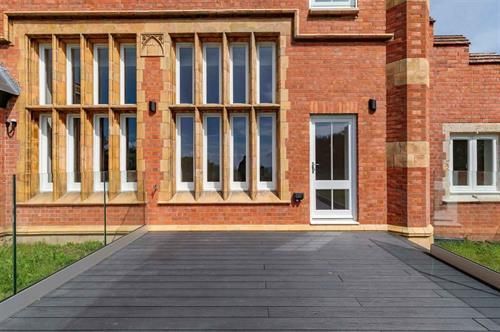 Courtstairs Manor 2 bed apartment for sale