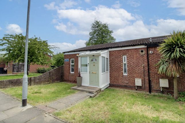 Ryedene, Basildon SS16 4 bed end of terrace house for sale