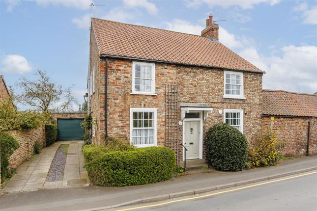 Main Street, Heslington, York, YO10 5EG 3 bed cottage for sale
