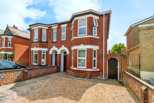 5 bedroom semi-detached house for sale