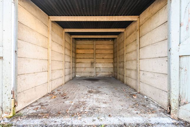Parking/garage